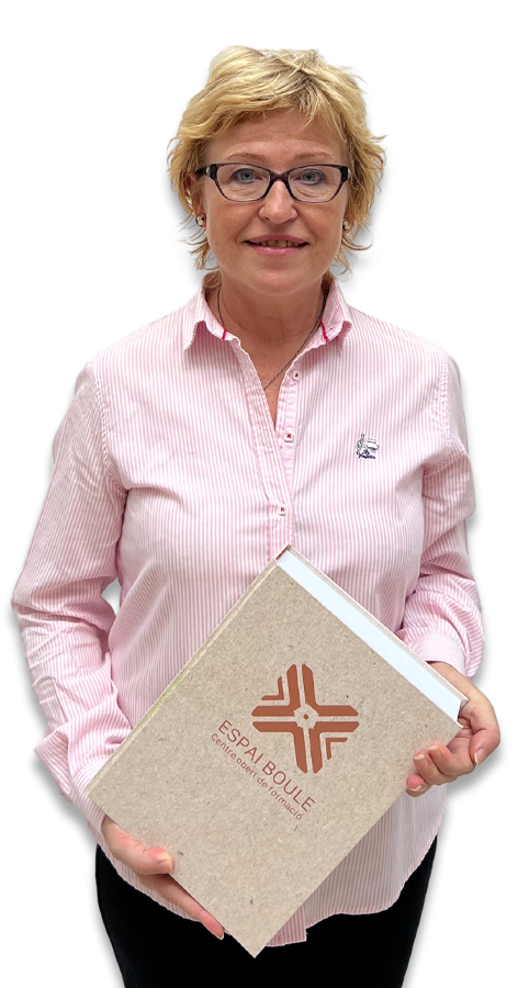 Olena amb carpeta d'Espai Boule